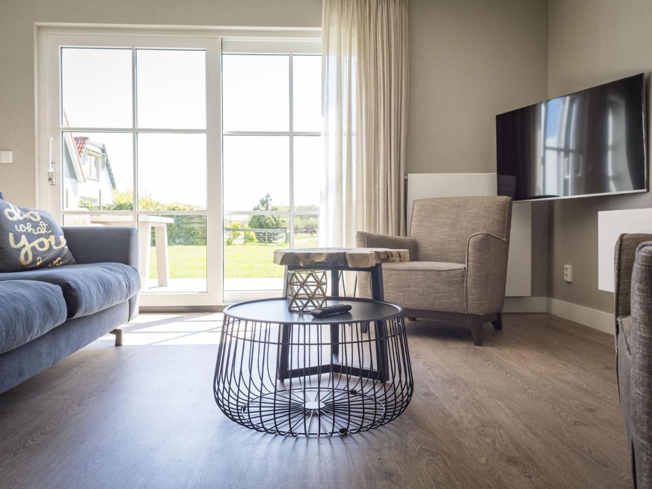 Apartment In Tasteful Farmhouse In De Cocksdorp Екстериор снимка